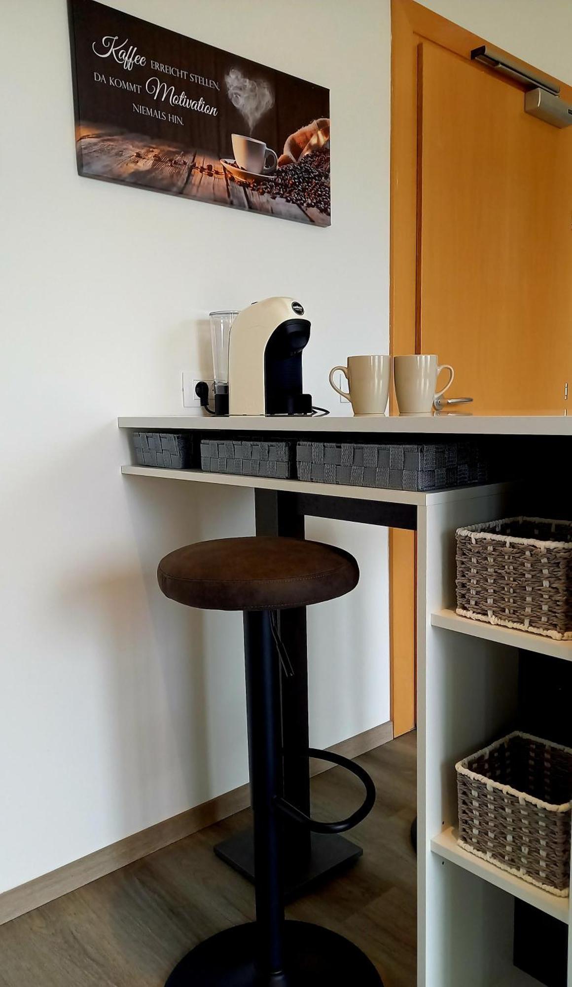 Hotel Garni Gruener Baum Laives Ruang foto
